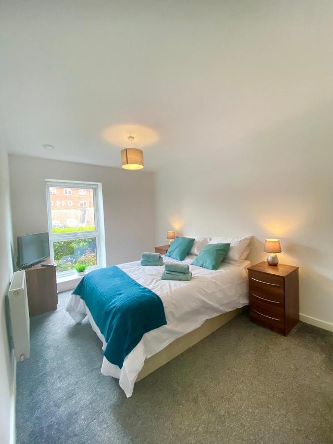 2 Double Beds Or 4 Singles, 2 Bathrooms, Free Parking, Smart Tv'S, Close To Gunwharf Quays, Beach & Historic Dockyard Portsmouth Zewnętrze zdjęcie